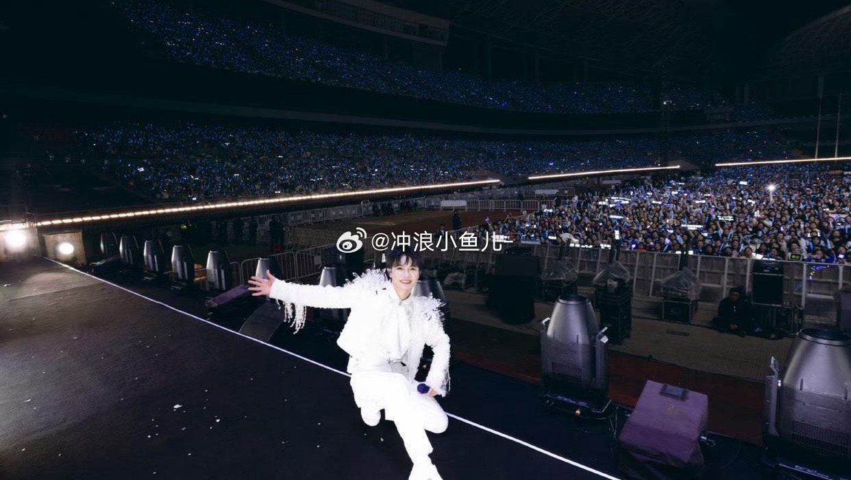 周深也太真诚了吧！发出千字长文总结2024年13个城市的巡演，字里行间满是真诚和