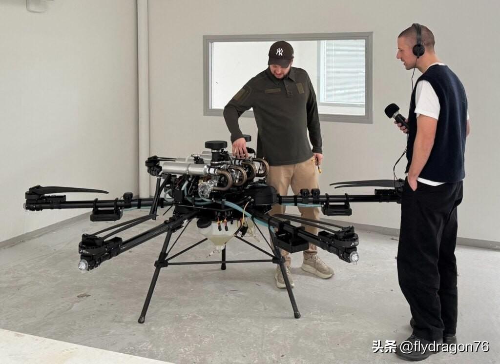 ✈️🇩🇰 丹麦公司发布配备大口径轻武器的HD-606六旋翼攻击无人机

丹麦