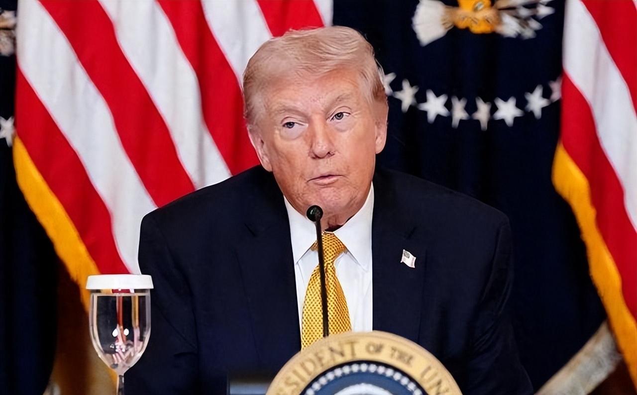 特朗普帮了中国大忙，中国首次成为全球第一，日本完全被踩在脚下

2025年全球车