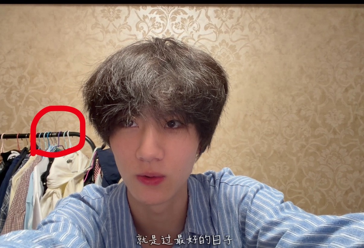 李煜东品味和我一样，同款衣架我也有。 ​​​