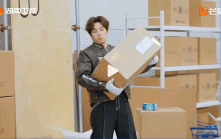 六头驴理货熟练得像上辈子没忘干净六头驴营业，理货技能直接拉满合伙人理货熟练的让人