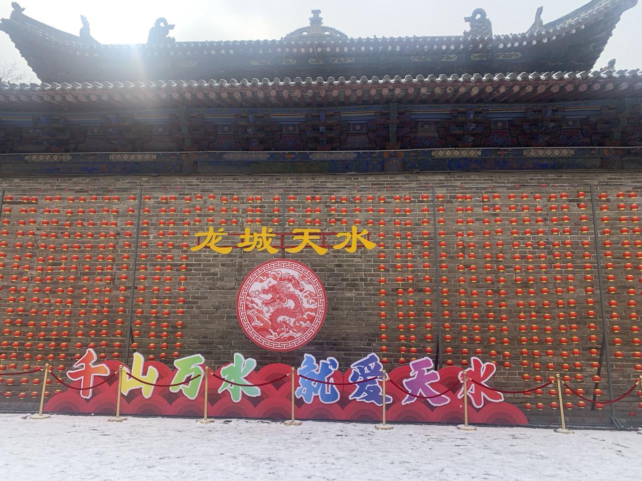 一对教师夫妻，几年前就退休了，俩人都是高级职称，养老金都挺高的，一儿一女早已成家