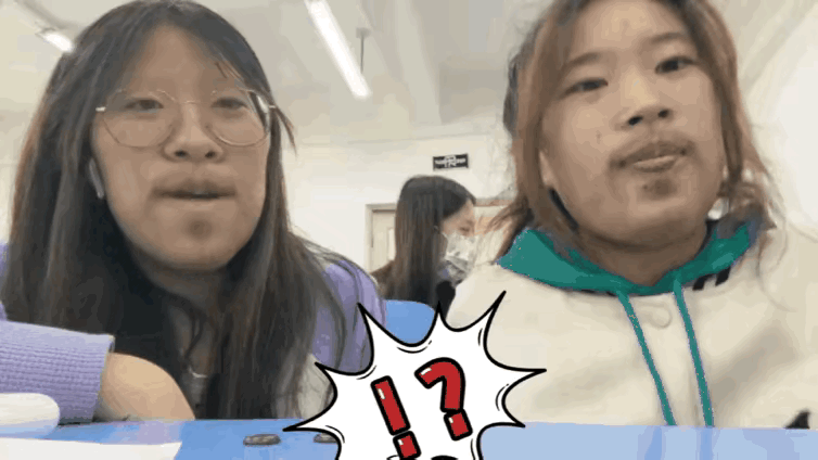 图一：这是我第一次觉得“猥琐”这个词，也可以用在女孩子身上的啊？
图二：坐下来的