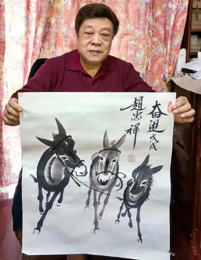 在书画家赵忠祥可谓是“英年早逝”！
艺术界有个关于赵忠祥、黄胄和范曾画驴的趣事。