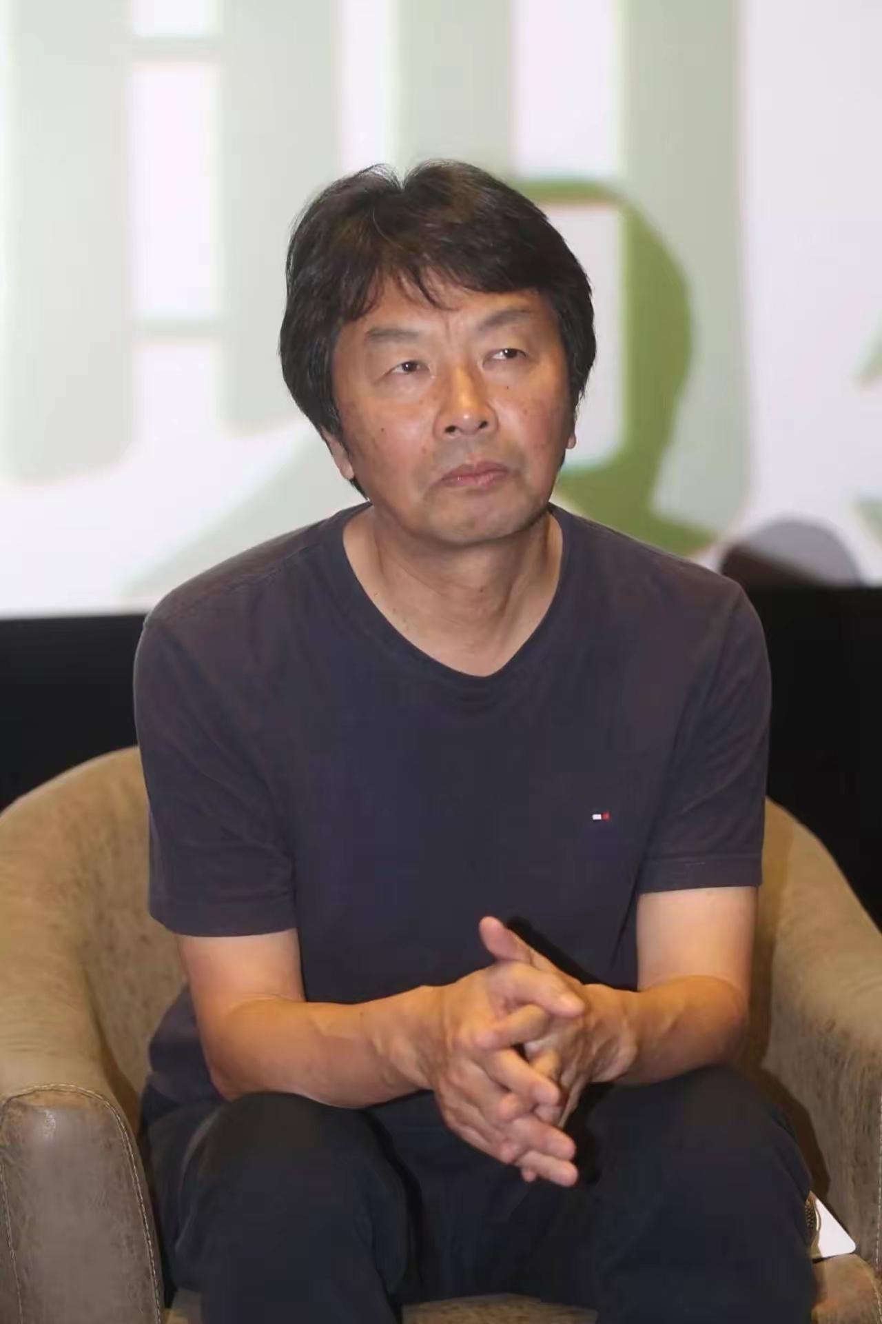 刘震云说：“只想养老的人，实际上是养死，因为人只要不想做事了，就会快速的冲向生命