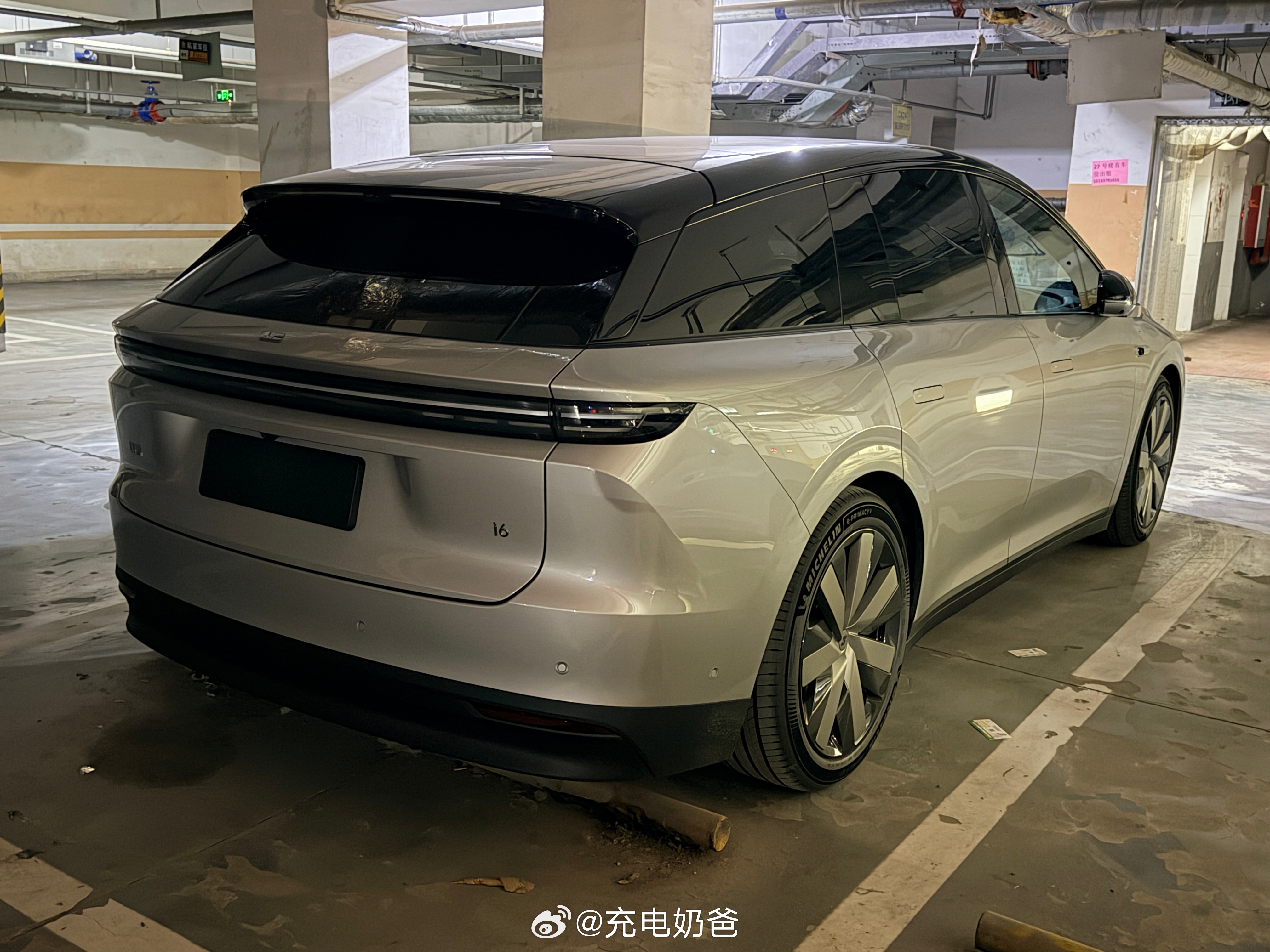 帮老破小区在添一台理想i6你们都想象不到我是怎么劝这个A6车主换i6的理想i6理