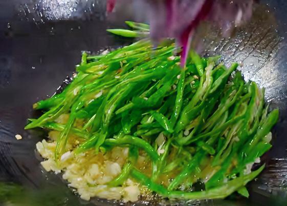 经常安慰自己的一句话是什么船到桥头自然直！！哈哈哈，又是不吃外卖的一天[灵光一闪