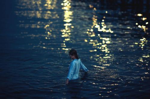 人生就像一场旅程，别让“千千结”变成你的行李箱

嘿，朋友们！今天咱们不讲大道理