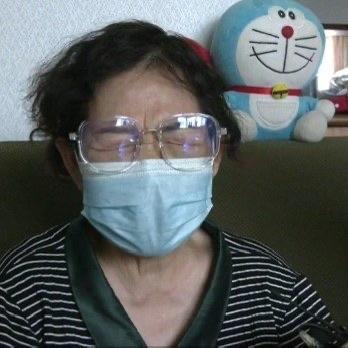 河南一位快八十岁的老人出门买菜，路上被陌生女子热情拦住，说能免费帮她检查眼睛。老