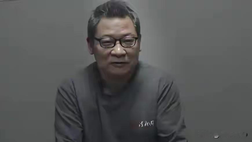 湘潭33个烂尾工程：不是他敢，是没人拦
·
湘江之上，杨梅洲大桥的桥墩孤零零地戳