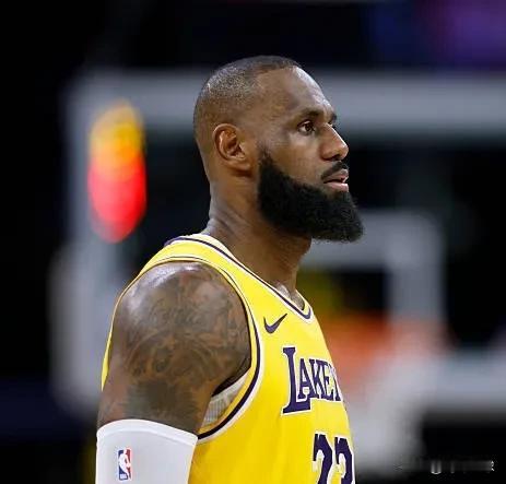 哈登老詹领衔7位球员选项未做决定自由球员，倒计时7小时！

距离球员选项的自由球