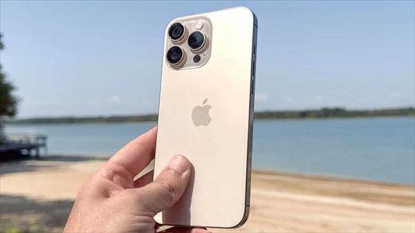 就挺离谱的，iPhone 17系列都还等将近一年的时间，现在居然有人开始爆料iP