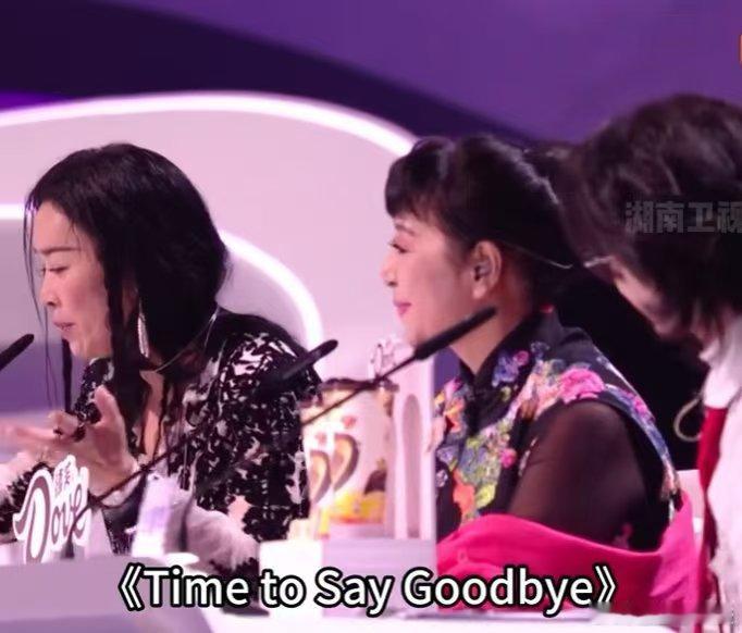 谁被那英的“嘴替”操作笑到了！《声鸣远扬》直播中替殷秀梅老师“醒门子”，直言想听