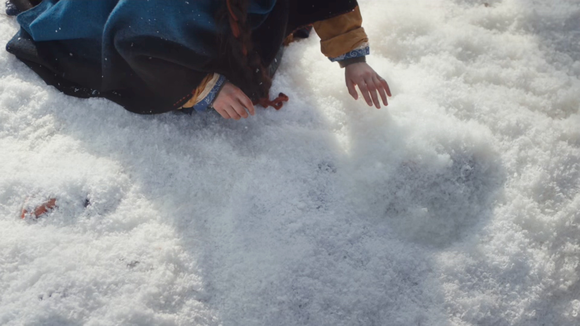 田曦薇喜剧节奏把控的太好了！两人相遇樊长玉撤回一个援助的手这里给我笑晕了。包袱抛