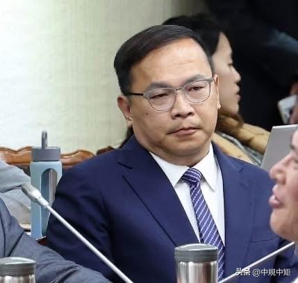 民进党立委王义川今（27日）在社交媒体发文称：“韩国瑜，你这次赴美，想见的人也见