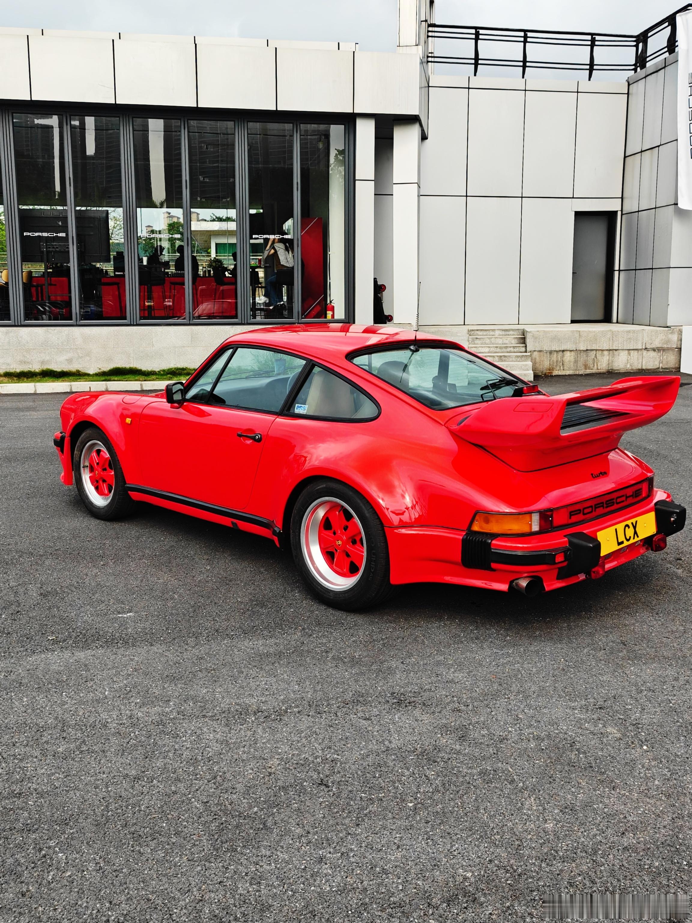 来珠海看保时捷PCCA比赛这种通规赛看着就是爽!车手们拼得都很凶 保时捷每次搞比