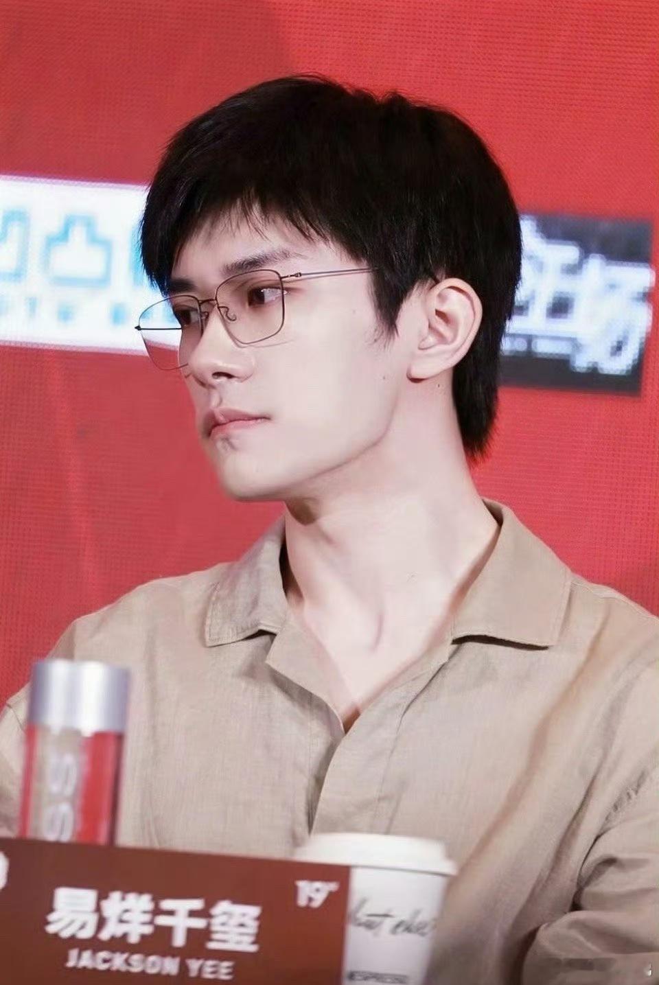易烊千玺、张艺兴今日First青年电影展，两位大师哥！！易烊千玺张艺兴 ​​​