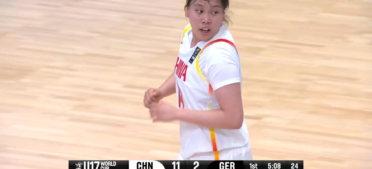 7月13日晚，U17中国女篮79比54大胜德国队，这成绩太提气了！在U17女篮世