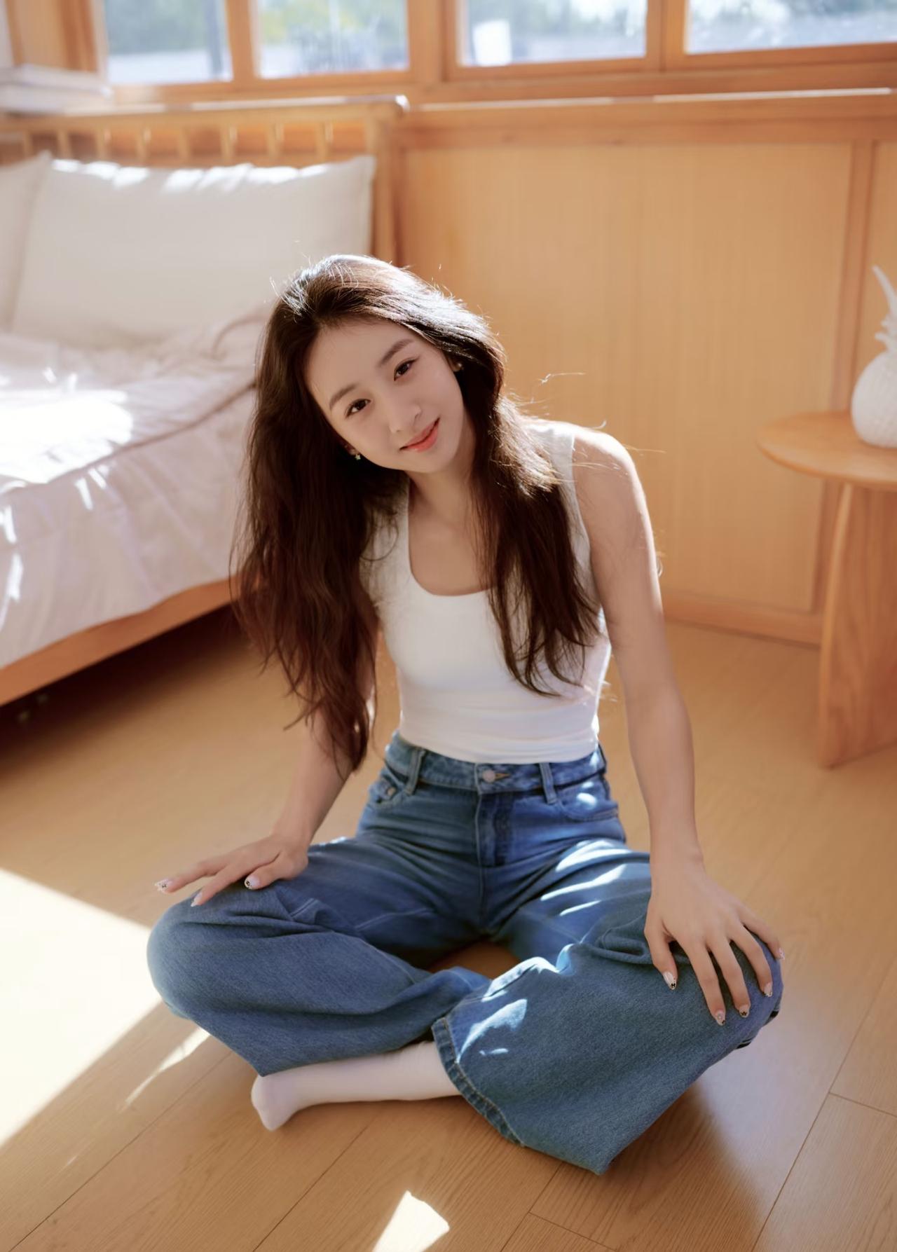 那个像风一样的女孩已经18岁了！
田亮与叶一茜分别晒出女儿森碟的18岁生日照，