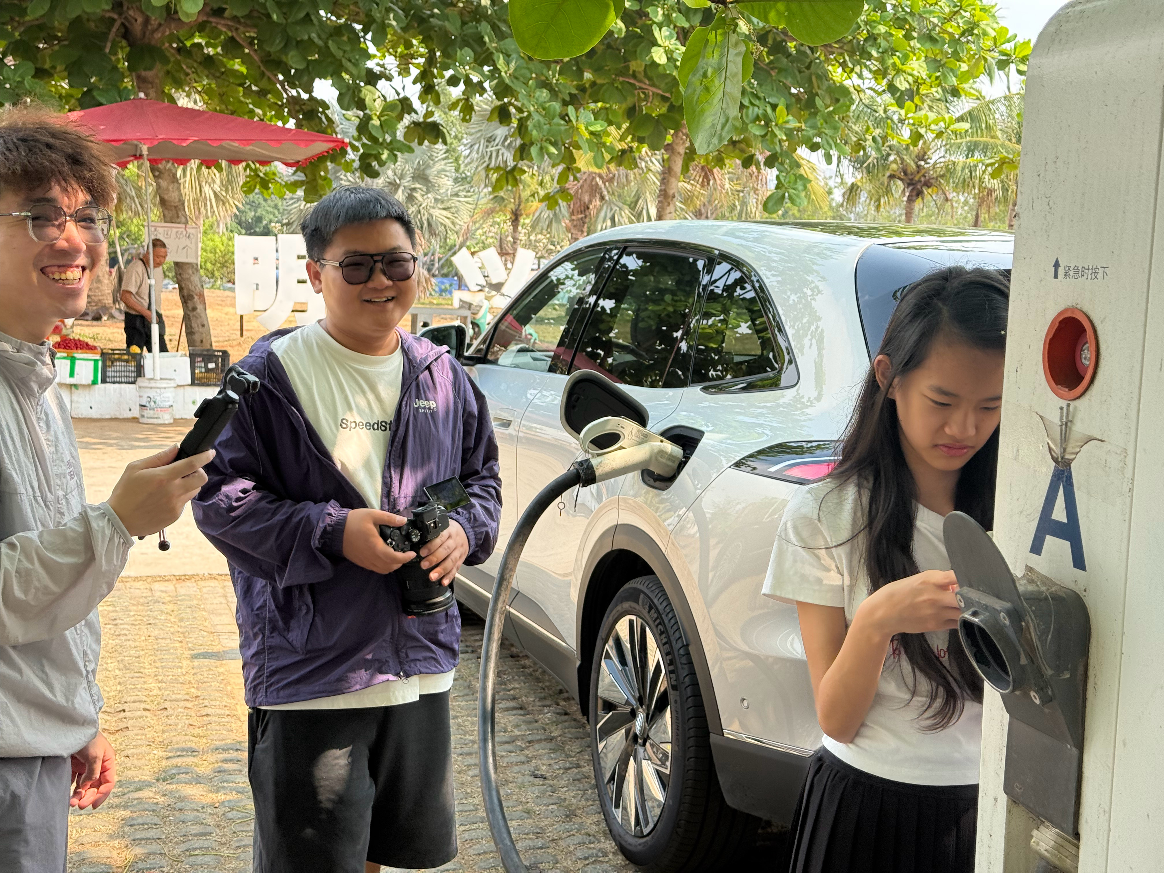 【别克至境E7上市首月交付破万】一句话总结别克至境这一年：不声不响，干了大事。至