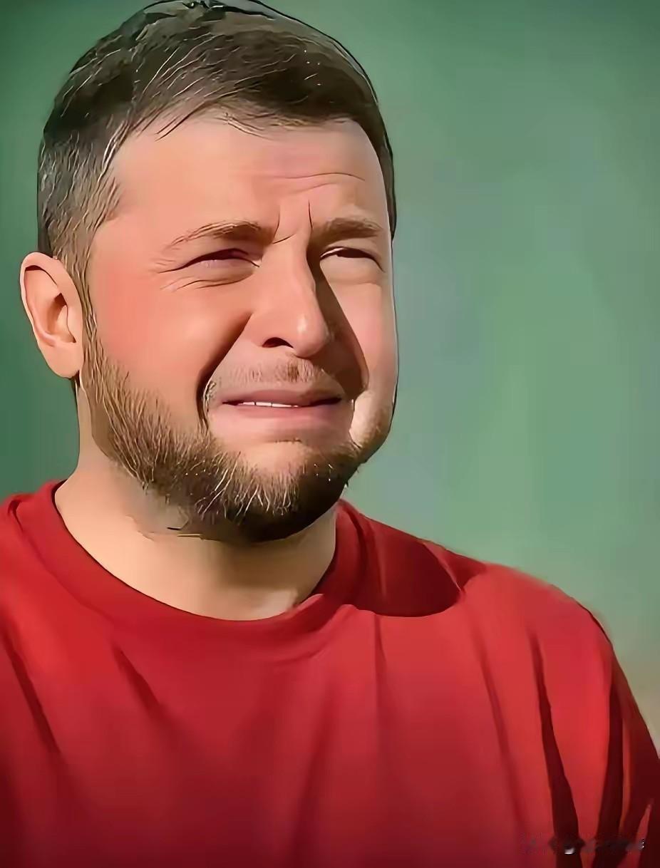 泽连斯基做出一个痛苦的决定！
 
泽连斯基在当地时间12月9号公开对媒体表示，他