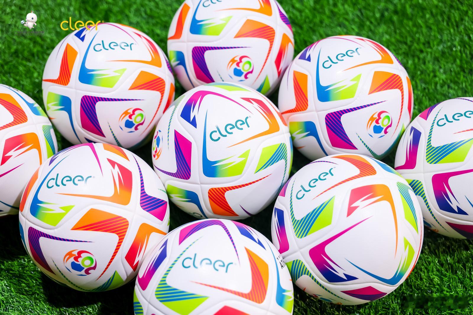 【琴键与绿茵共振：5点深入剖析粤超破圈背后的广东足球新生态进化论】昨天下午，深圳