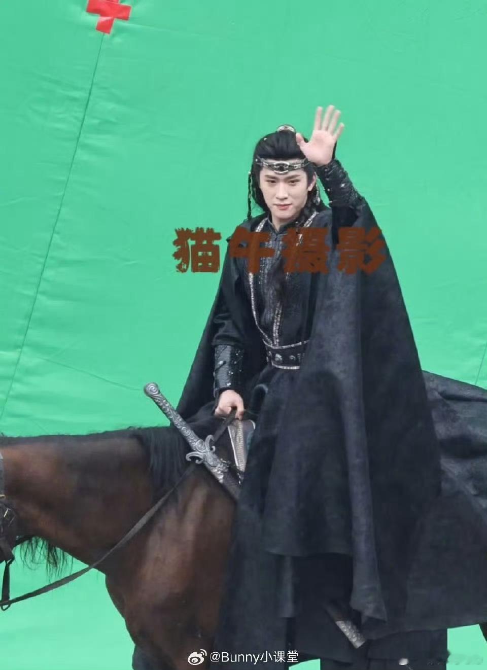 一部剧里出来的，主cp闹得风风雨雨，副cp在这里岁月静好，美美进组拍新戏 ​​​