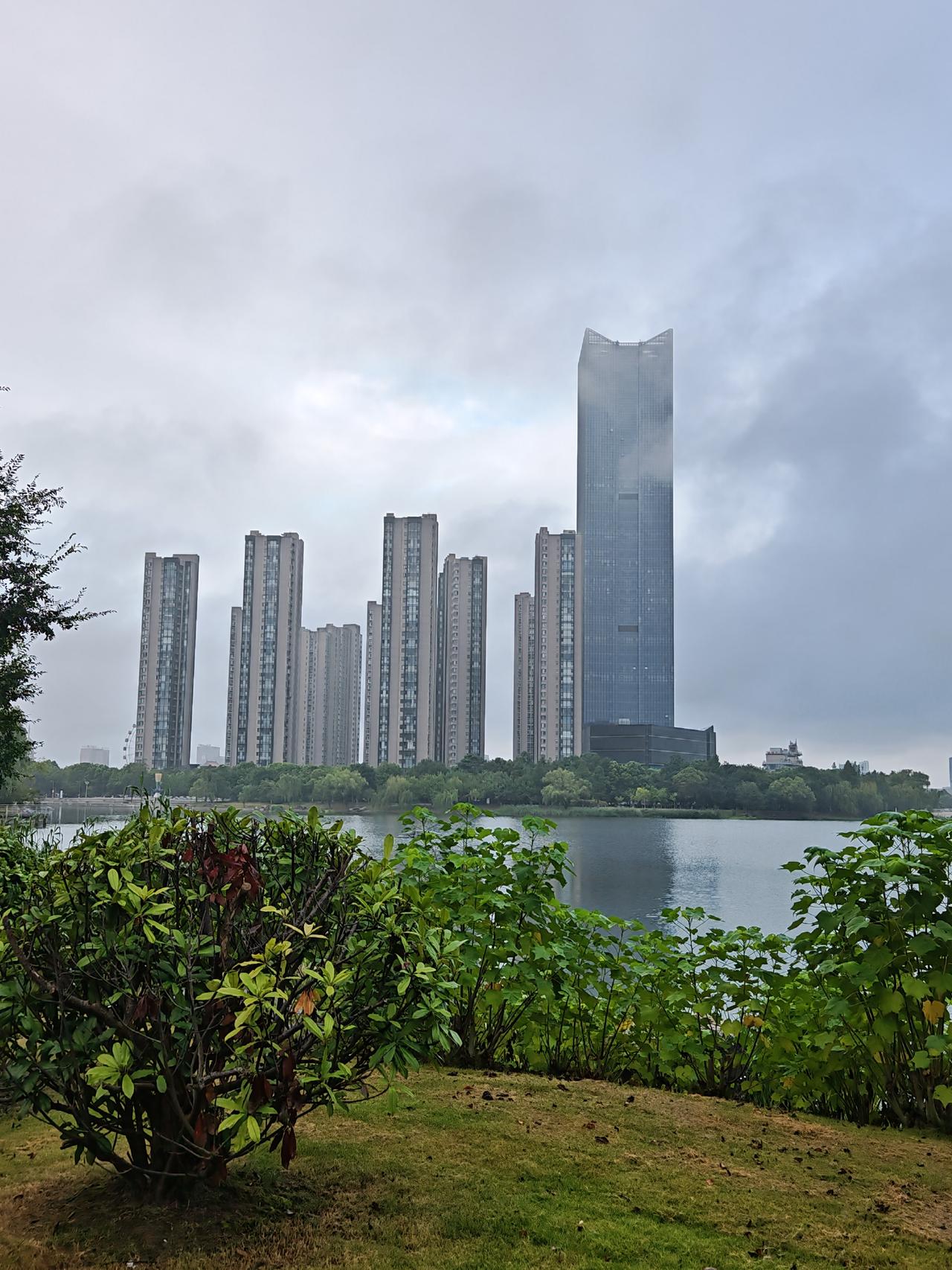 晒图笔记大赛烟雨蒙蒙南山湖