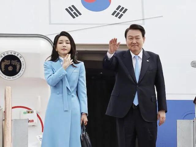 被割了韭菜，尹锡悦还得赔上笑脸！先是三星电子被美国罚款4000亿韩元，然后又被美