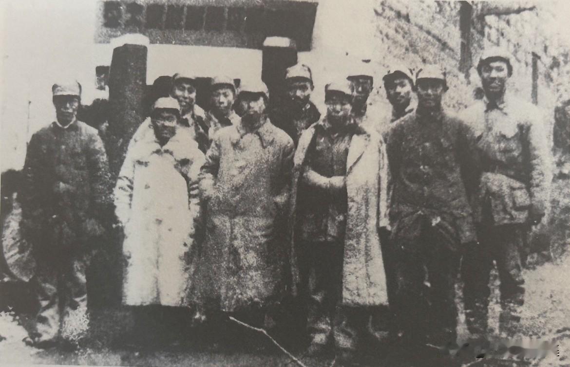 1944年11月9日，八路军南下支队由延安出发，东渡黄河，挺进豫鄂湘赣粤敌后。1