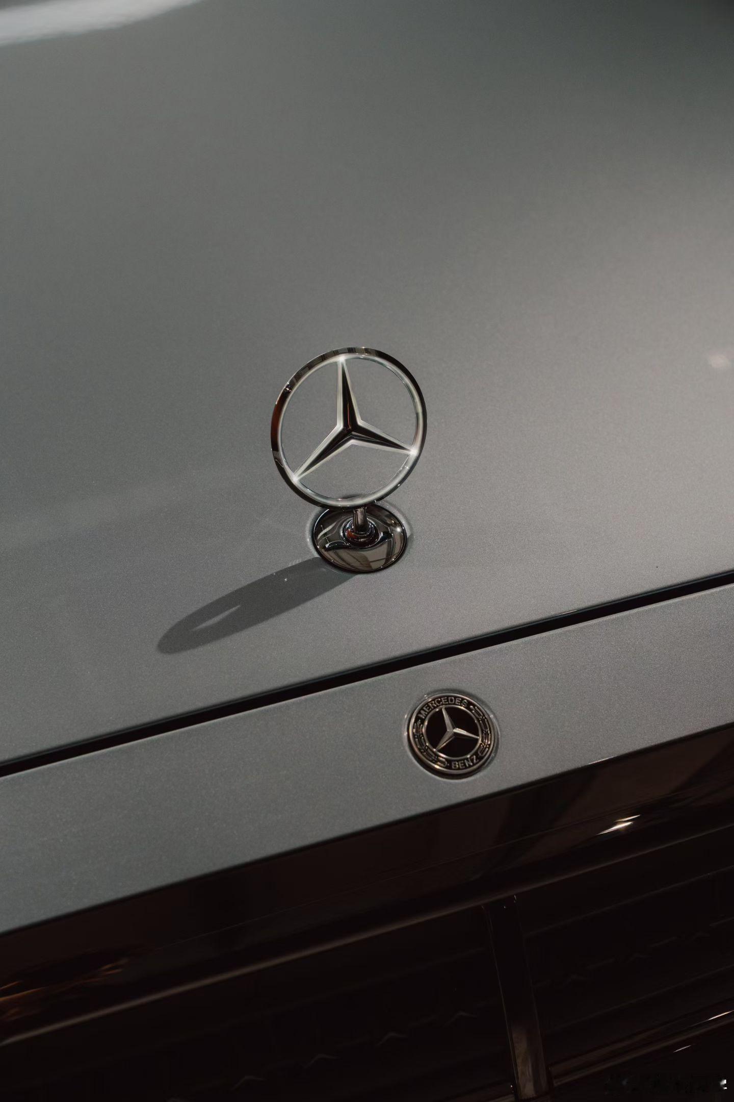 奔驰S级奔驰S中期改款 奔驰S全新发布，首次发光的立标，壁纸美图系列。 