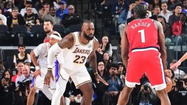 哈登心态已经转变了
明面上的话还是很体面的
在快船击败湖人队后，哈登仍然对快船的