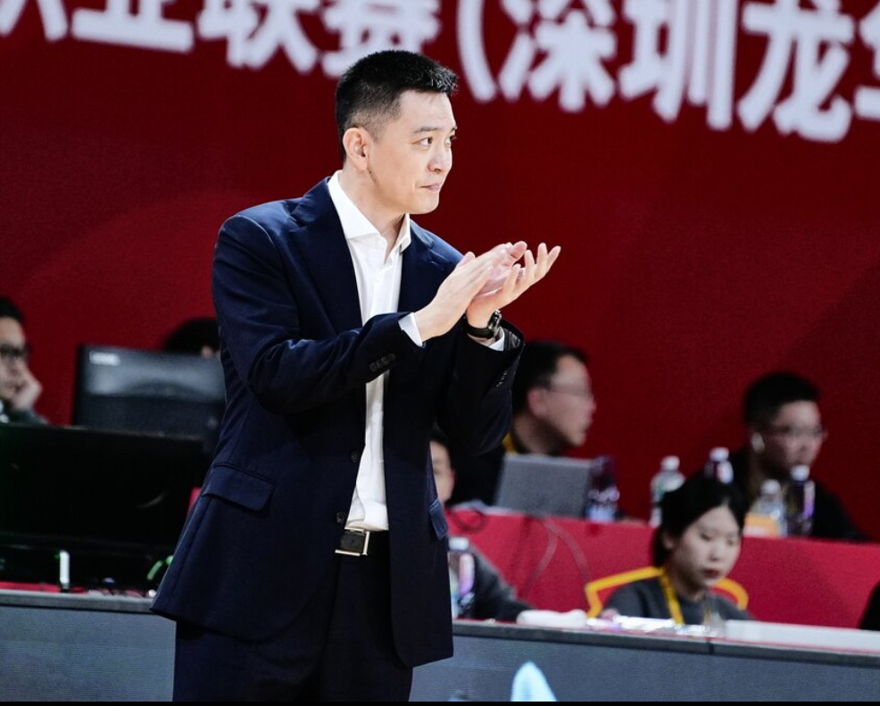 深圳男篮vs辽宁男篮辽宁三连败，杨鸣指导在对阵深圳赛后点评：连续两场比赛，对北控