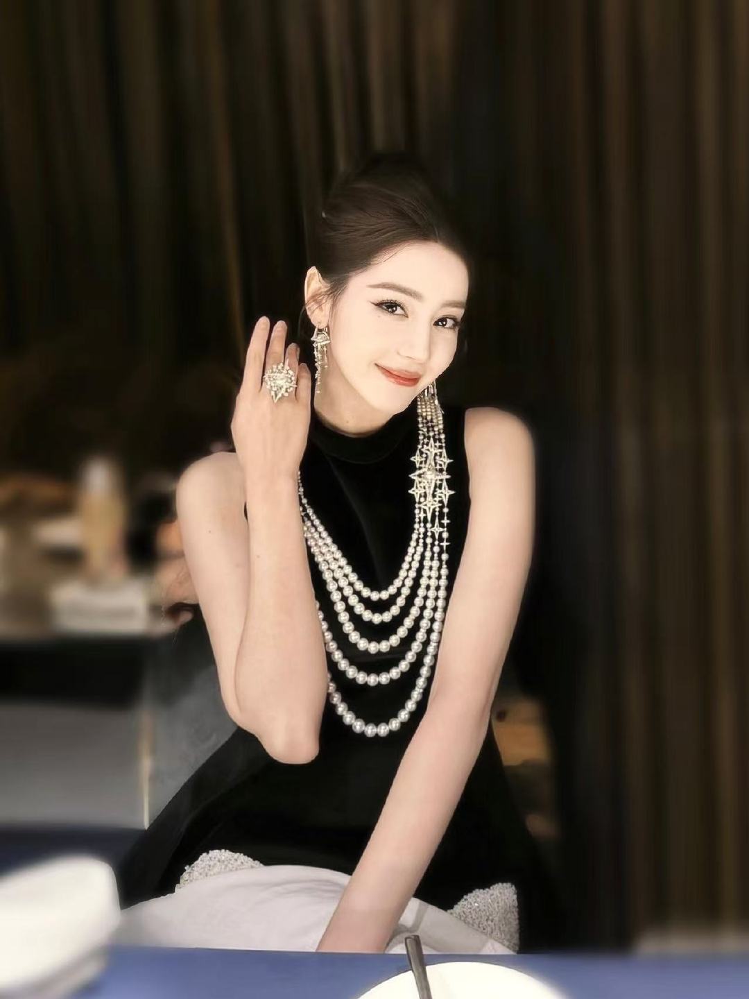 御木本对迪丽热巴的专属偏爱御木本对迪丽热巴的偏爱 这份璀璨必须由巴巴第一个演绎！