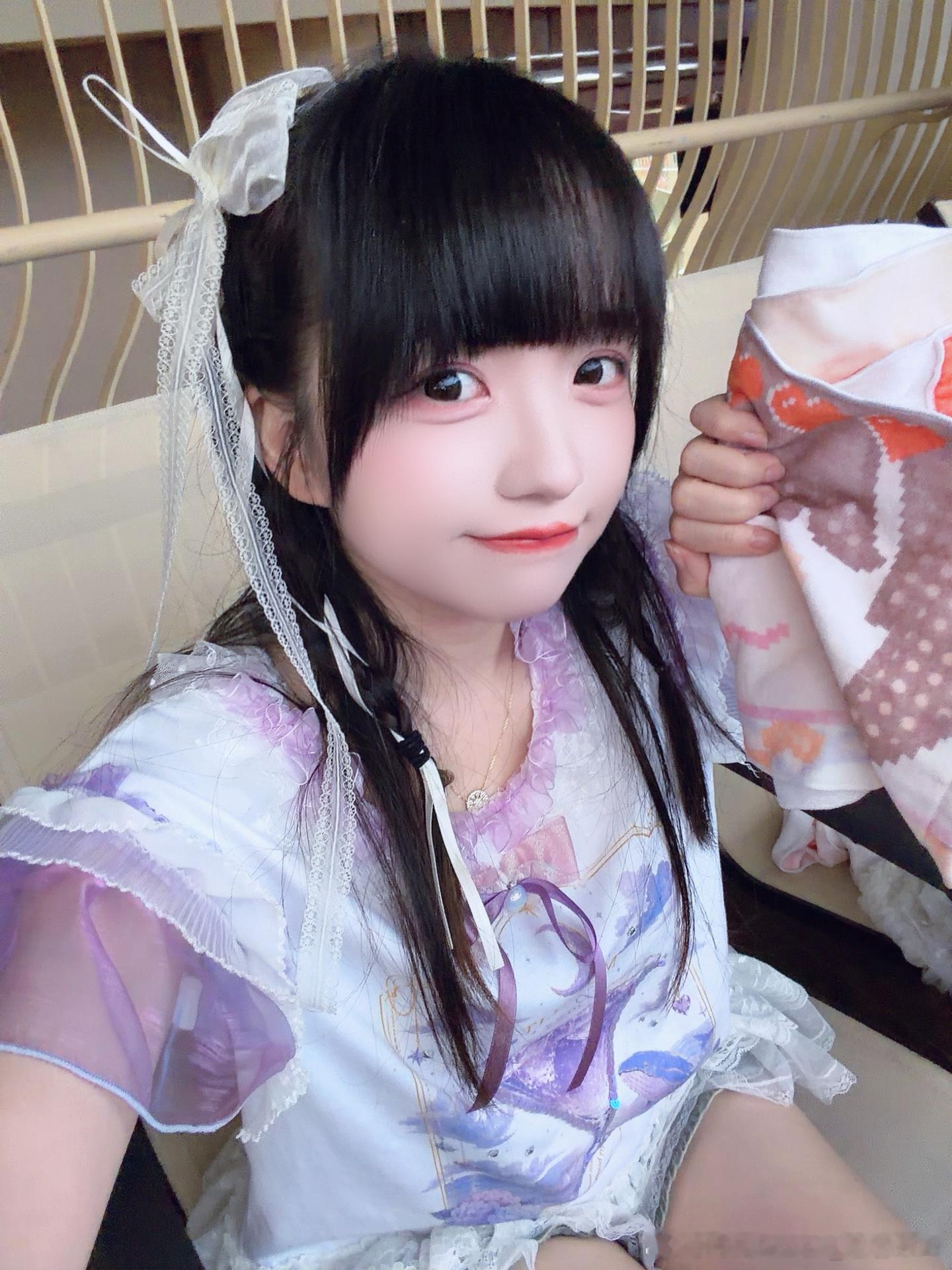 周五也没有多好体现在一起床不但莫名其妙的感冒了还要在已经上班一个多小时之后收到我