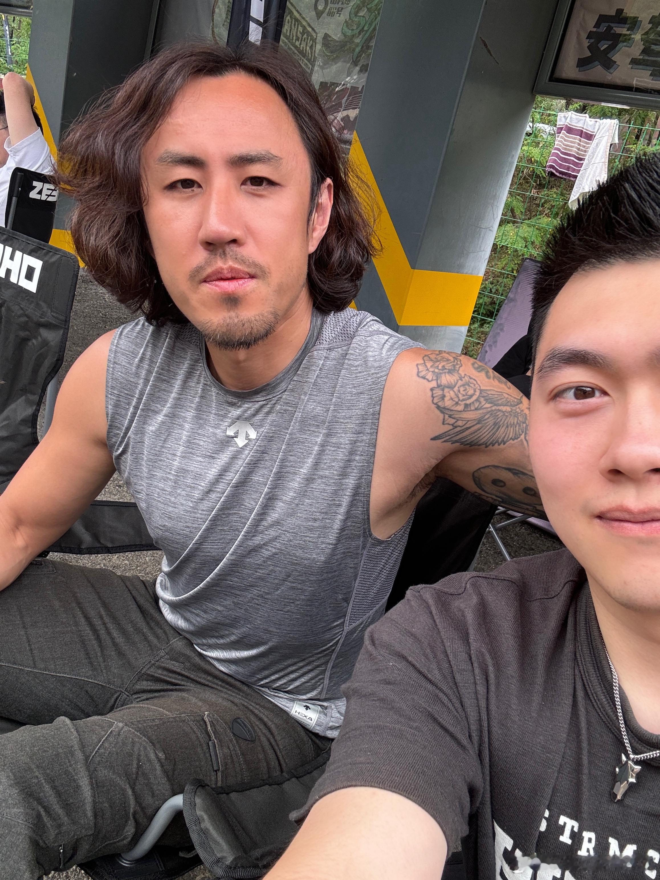 #庆余年第二季# 大家都看了吗？虽然我攒着还没看，但昨天跟狼桃大人骑了个🏍️。