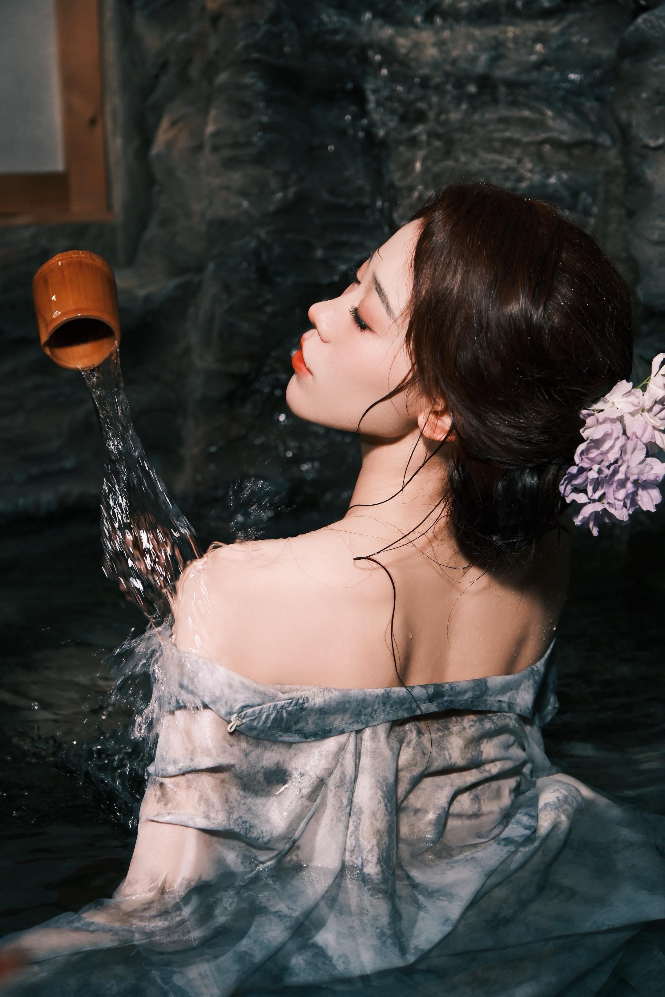一起泡澡吗？🛁