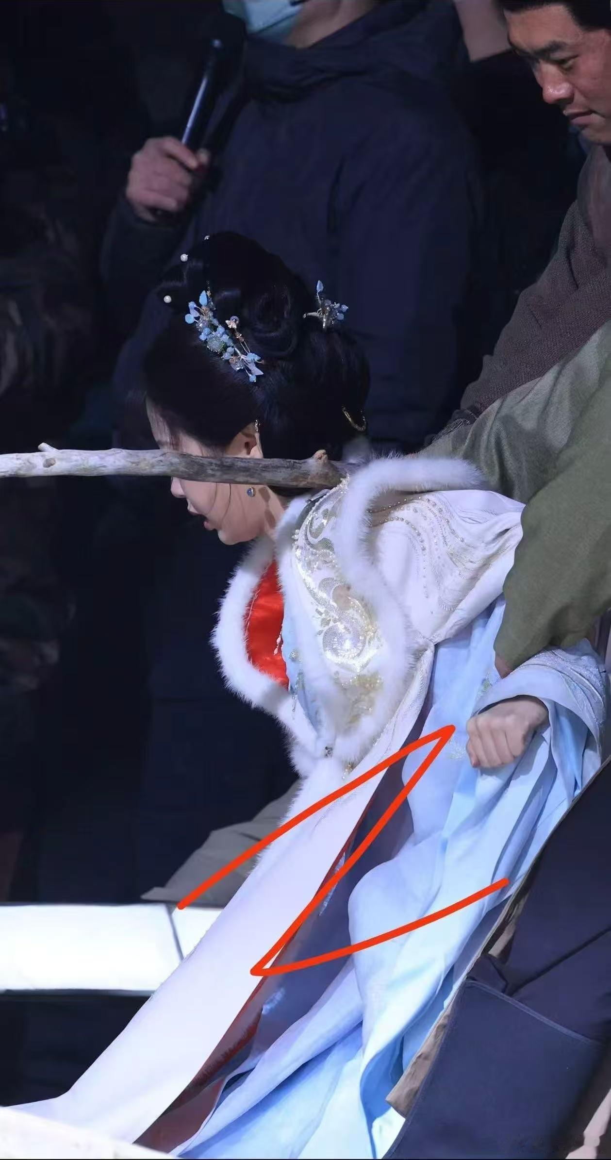 虞书欣云初被绑架路透虞书欣云初令被绑架路透虞书欣云初令被绑架路透，我来救，