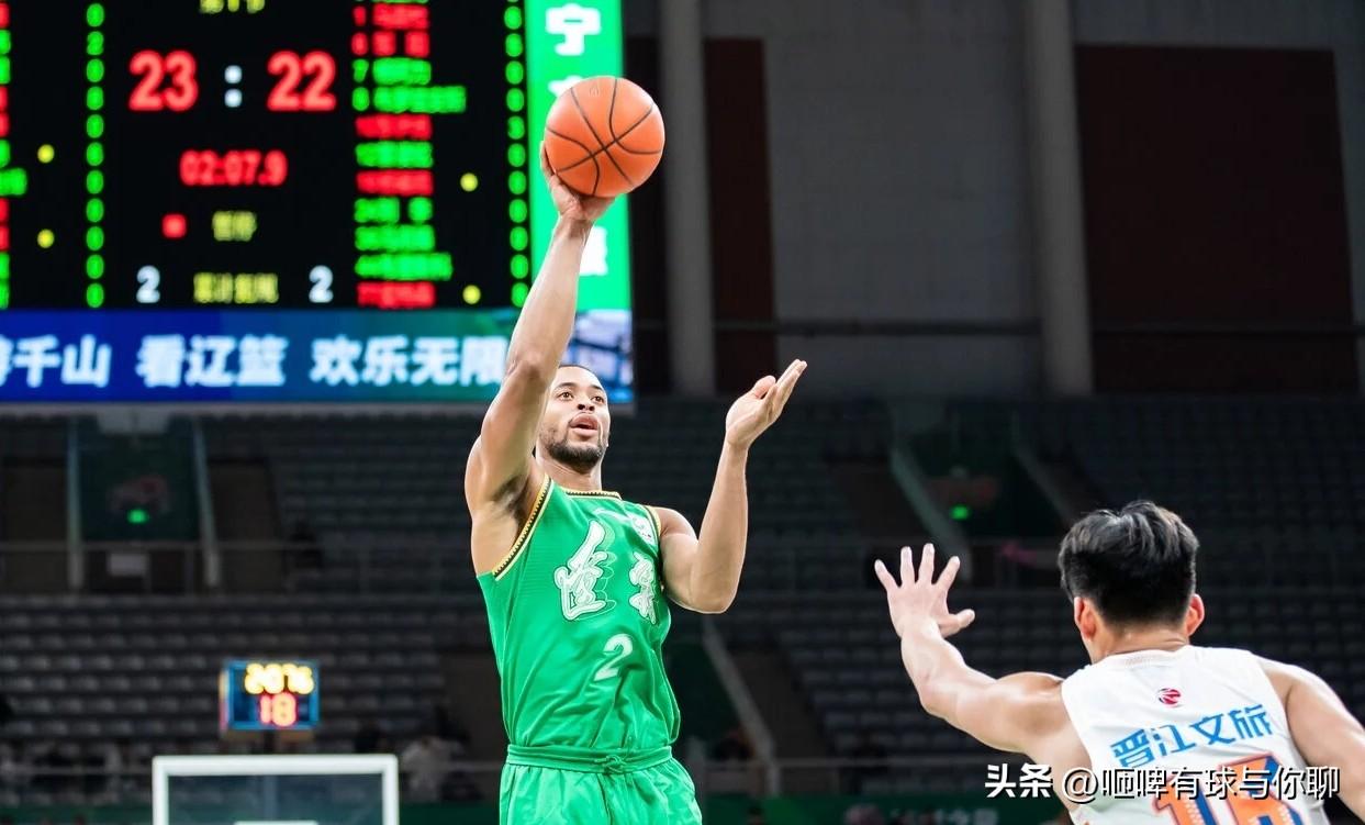 莱迪真的挺好了，但辽宁球迷这两年没少吃大外援的亏，所以普遍决定再看看。上一场打四