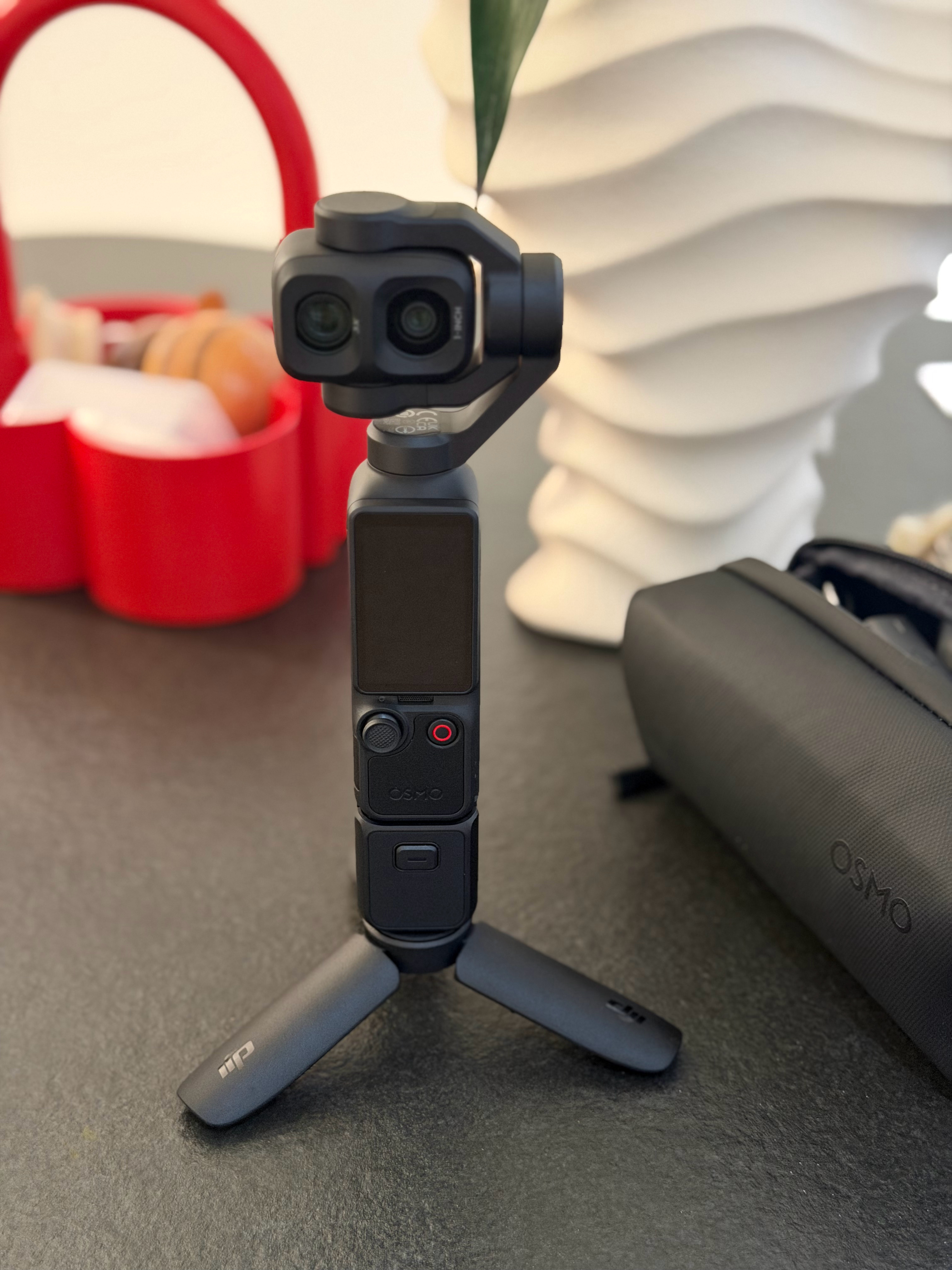 pocket4p 终于买到了vlog 套装，专卖店原价购入，做工方面还是比 lu