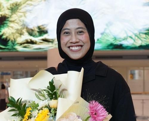 国际排坛动态韩国女排印尼接应梅加瓦蒂于昨天通过仁川国际机场入境，面对媒体，她表示