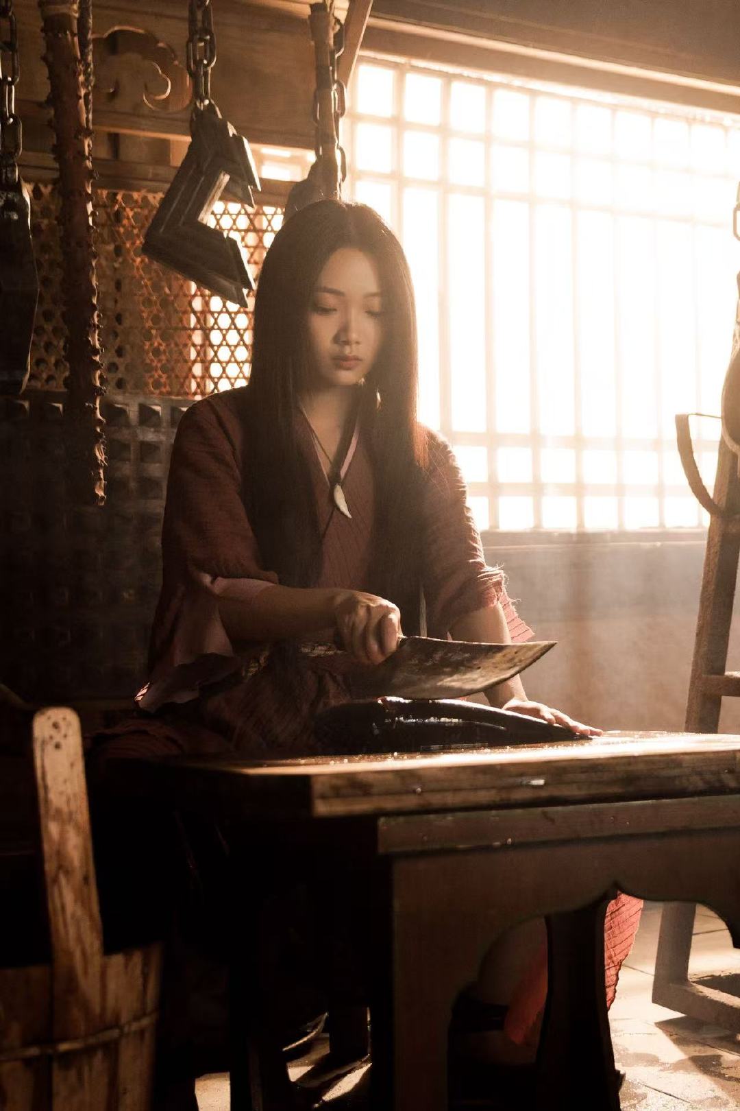 温茉言苍月无烬 从《笼中花火》哭到心碎，到《苍月无烬》美到失语！温茉言的造型质感