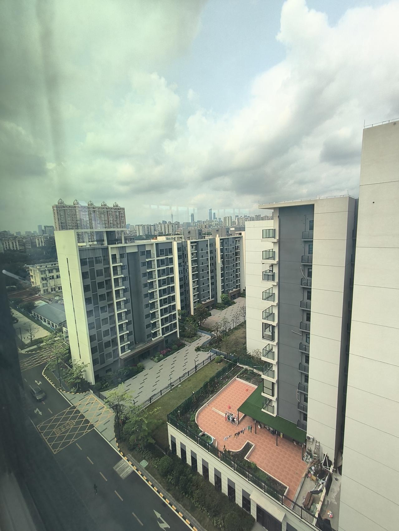 147W申请到了天河区的人才住宅，现在也是在广州定居了
坐标：广州天河区棠东
​