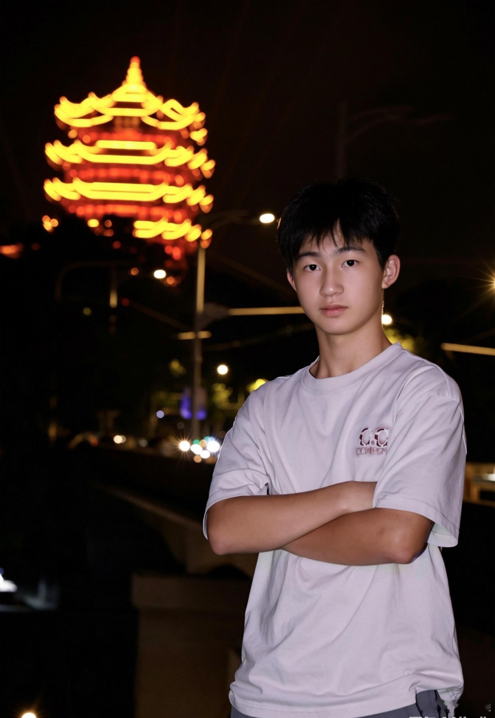 武汉黄鹤楼 到此一游. 