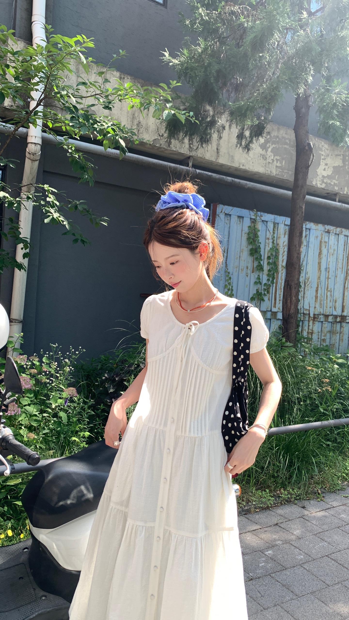 六月像一张白纸 夏天重新开始。