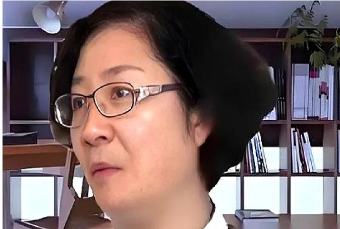 韩学杰一句“再不收外国学生”，直接被骂上热搜。全网说她狭隘、封闭，丢中医的脸，可