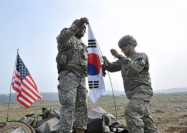 1500美军仓皇撤离波斯湾 特朗普嘴硬难掩霸权溃败
 
波斯湾局势彻底反转，美军