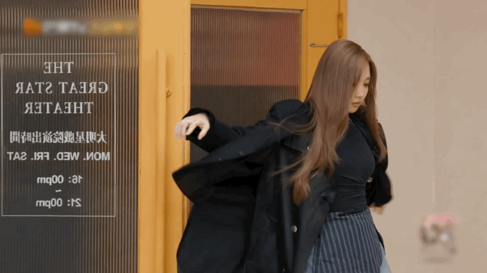 黄霄雲 Alin你神图有了 论一个优秀站姐的自我修养！黄霄雲在节目里用行动证明，