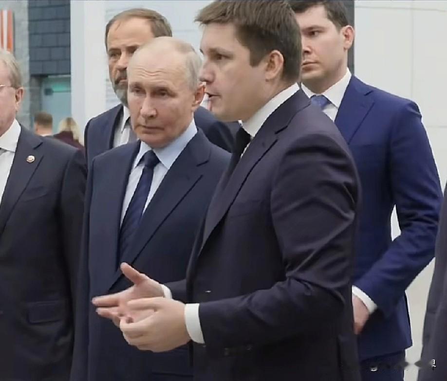 2月4日上午的最新消息，速报，全都不容错过，第八条：俄罗斯2025年GDP增长1