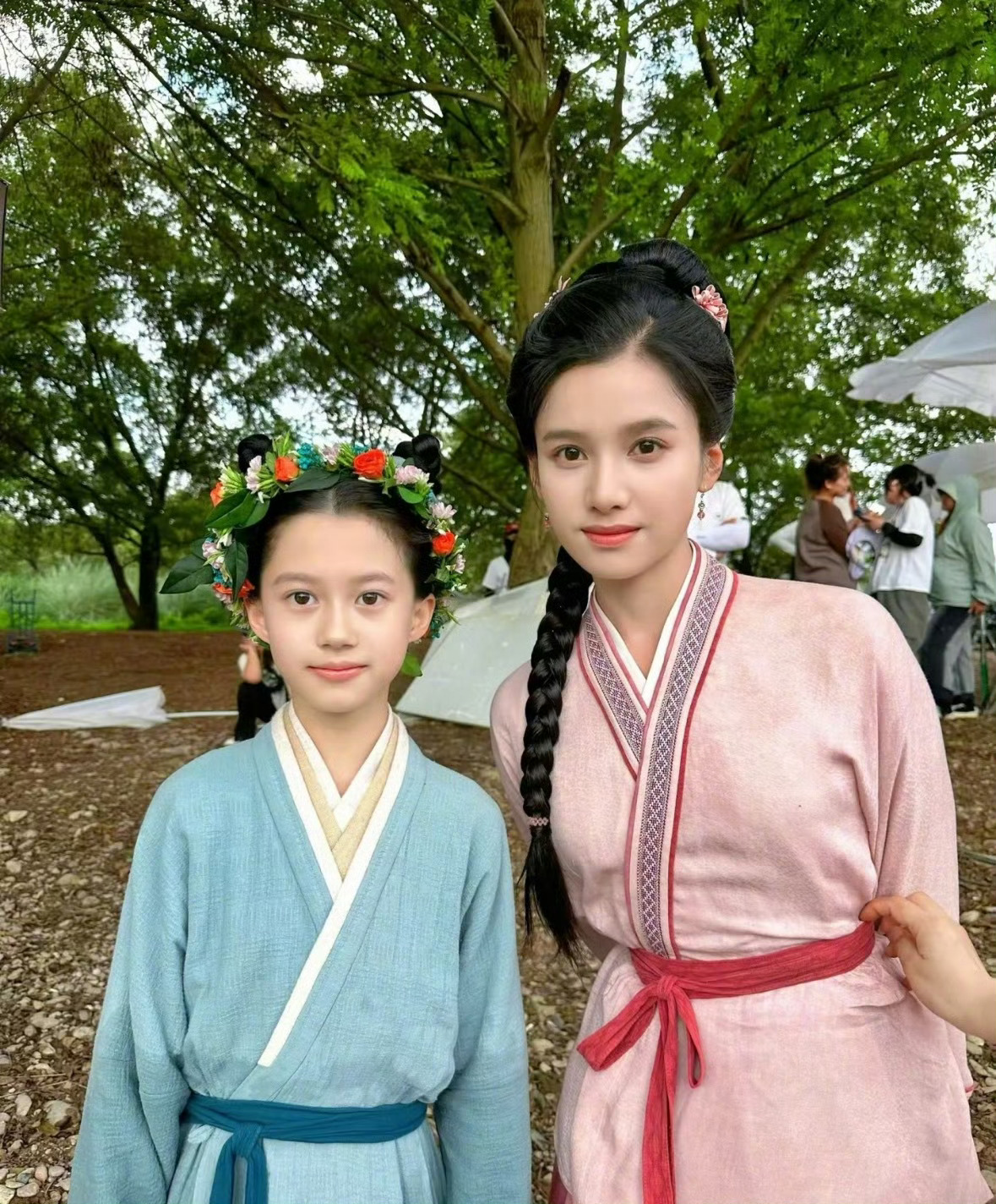 陈子萱快成张婧仪童年御用演员了小演员陈子萱接连出演张婧仪角色的年少时期，妥妥成为